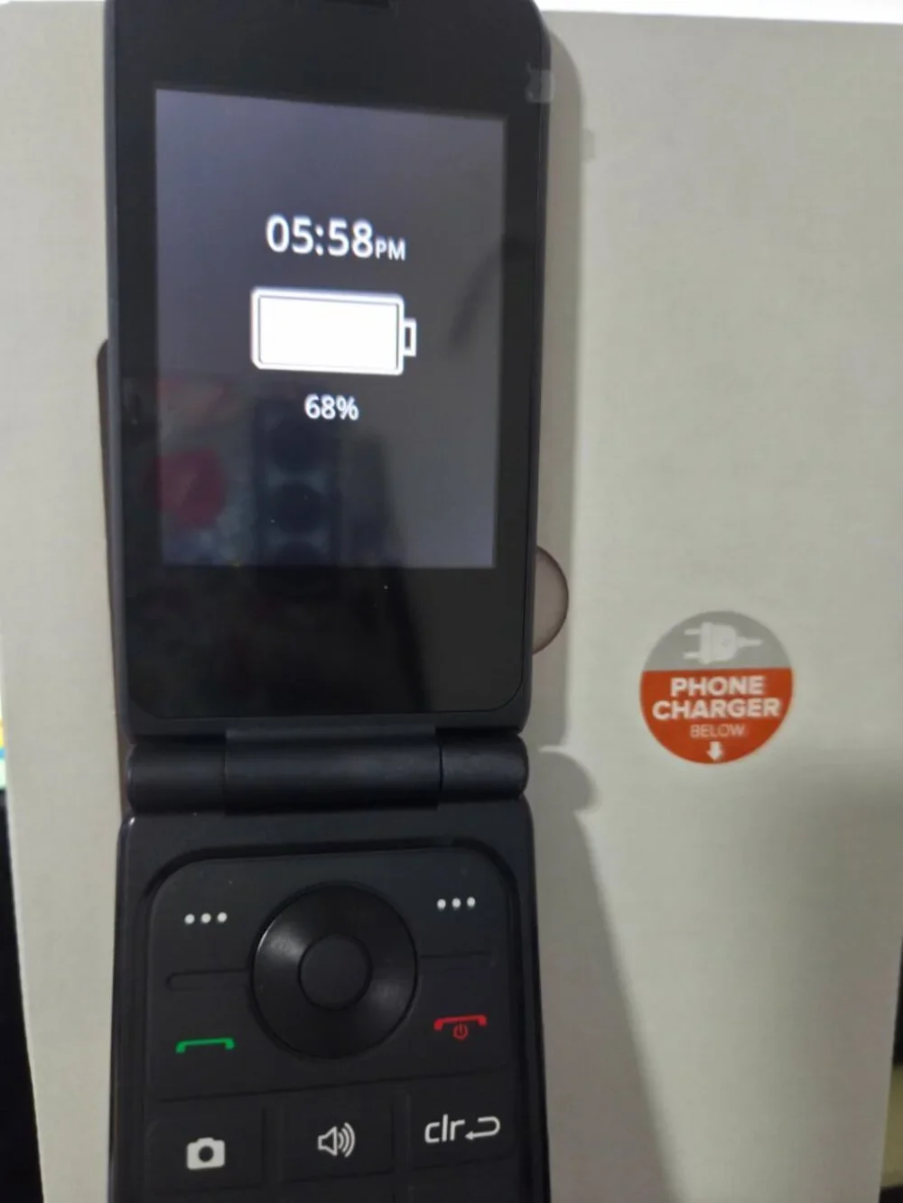 Consumer Cellular Link II Flip Phone Red 8GB Charges and Powers On